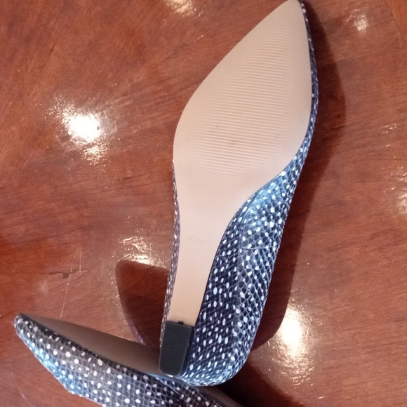 Talbot's heeled size 9w genuine leather shoe - Picture 3 of 3